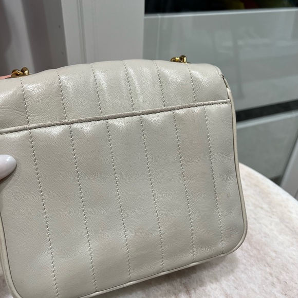 Saint Laurent Vicky Monogram YSL
Small Bag Size: 6.9" w × 5.9" h x 2.8" d I - Picture 9 of 12